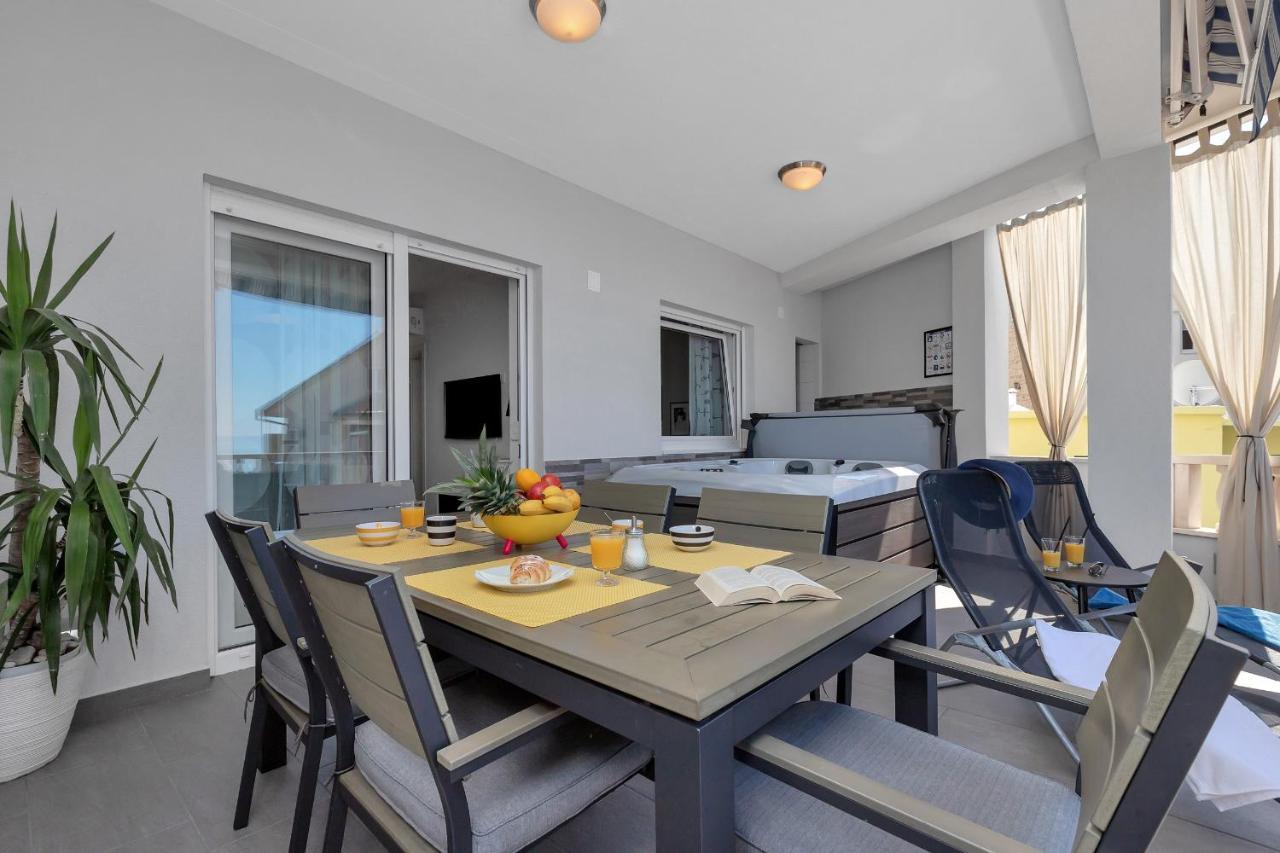 Apartments Villa Joy Podgora Bagian luar foto